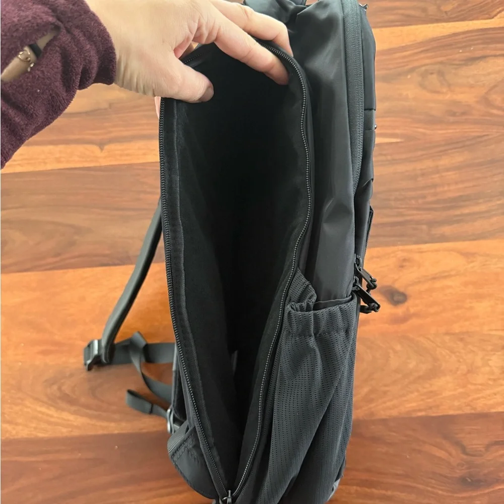 Alphalete Core Backpack - Picture 4 of 7
